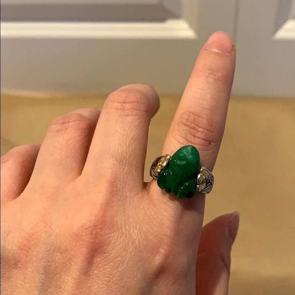 Sterling silver ring with Jade frog Size7